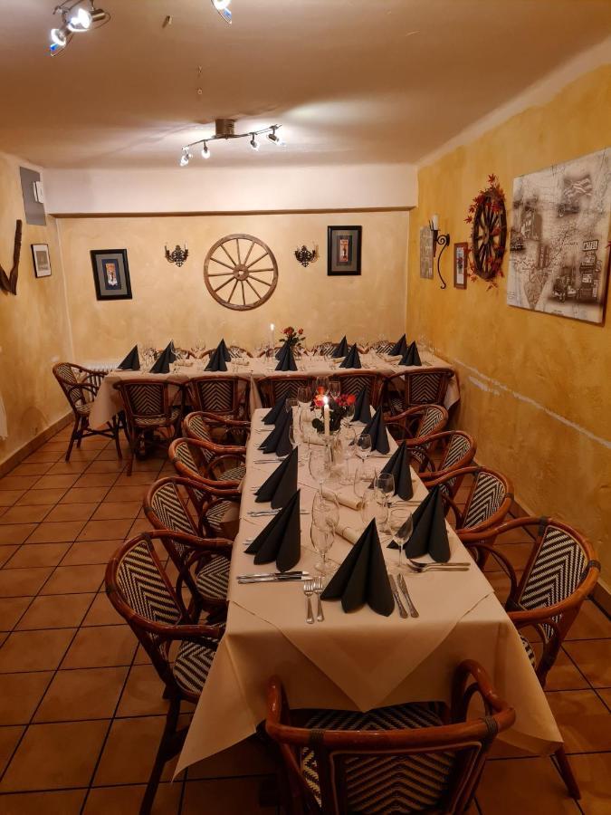 Hotel Restaurant Zur Hexe Uberherrn ภายนอก รูปภาพ